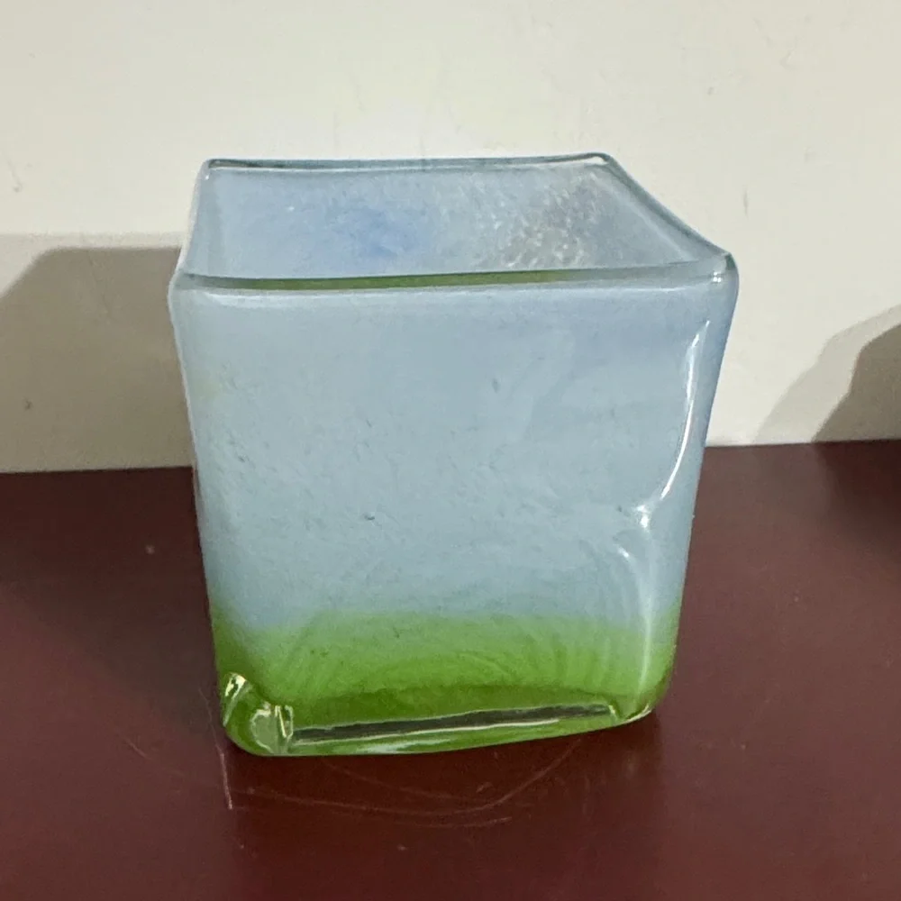 N/A square glass